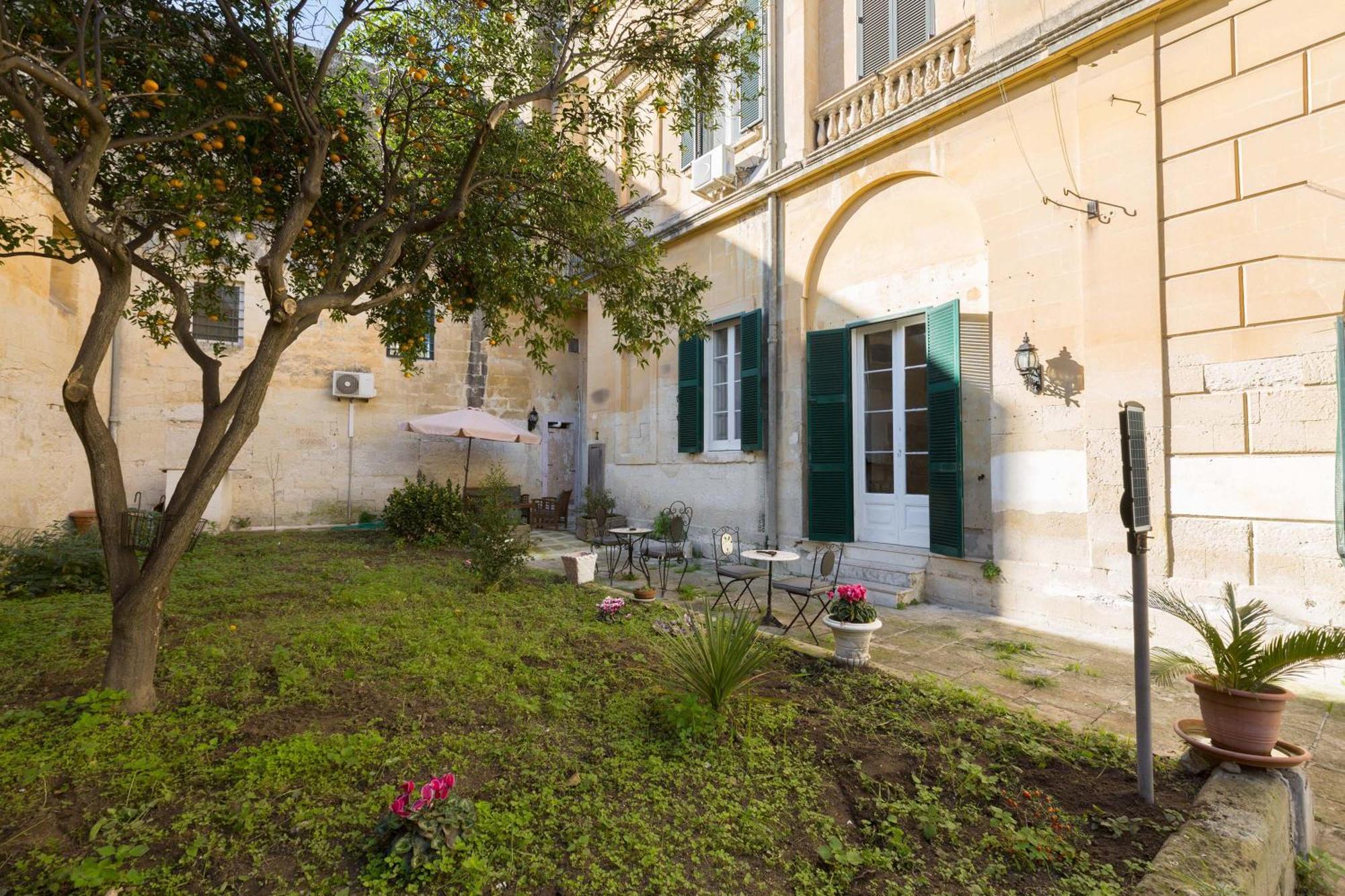 Dongiovanni Suite Lecce Exterior photo