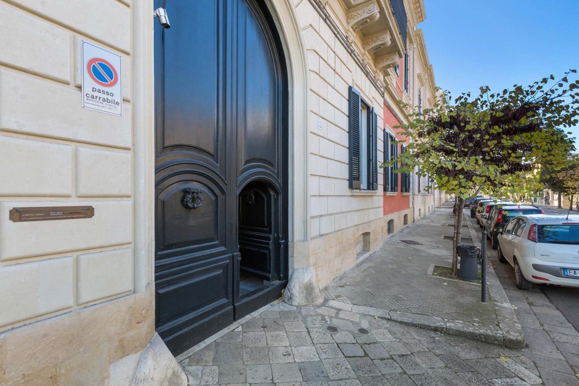 Dongiovanni Suite Lecce Exterior photo